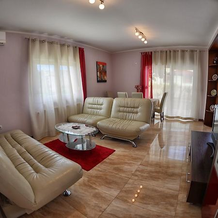 Apartments Sablic พูลา ภายนอก รูปภาพ