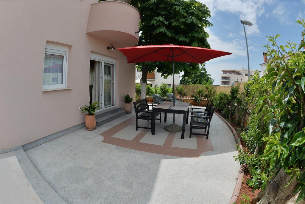 Apartments Sablic พูลา ภายนอก รูปภาพ