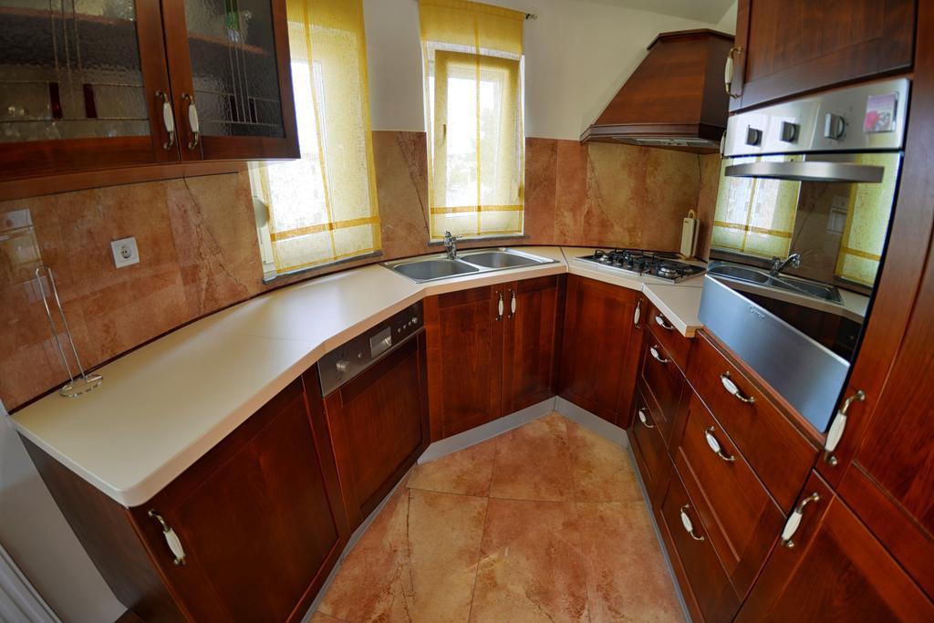 Apartments Sablic พูลา ภายนอก รูปภาพ