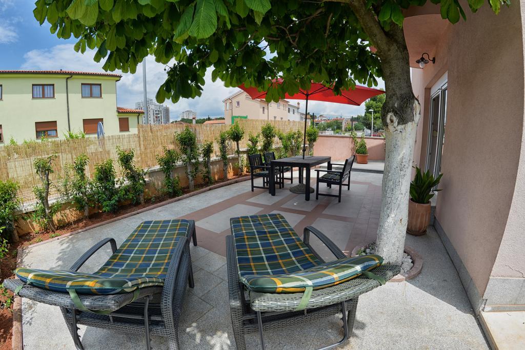 Apartments Sablic พูลา ภายนอก รูปภาพ